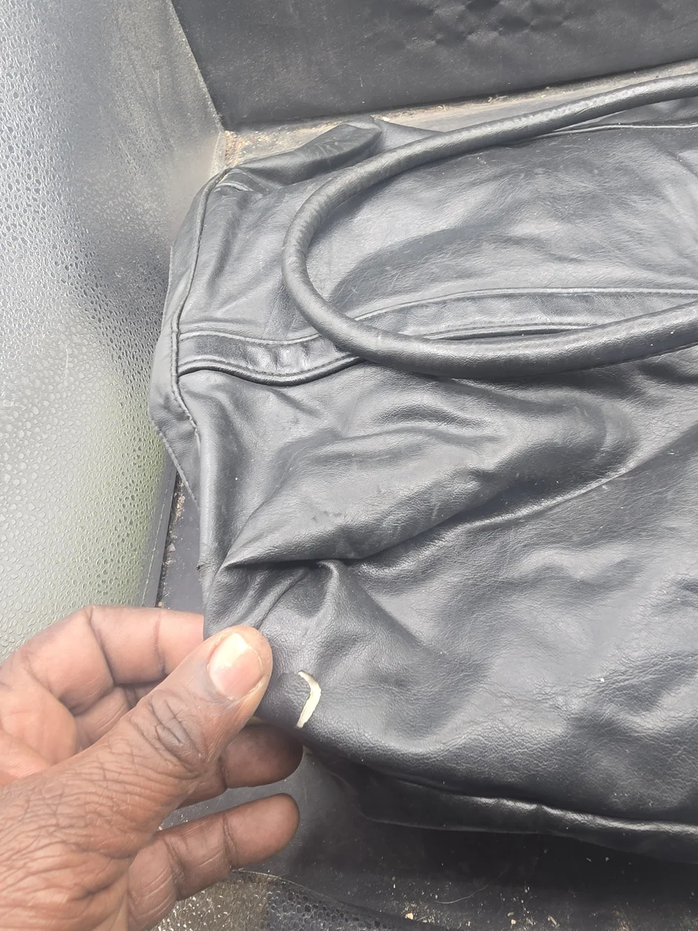 Men's Black Leather Messenger Bag with Adjustable Strap